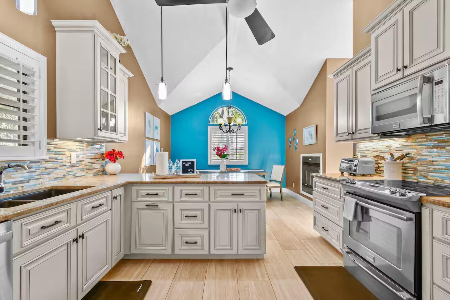 Image 21 of 64 For 13837 76th Avenue