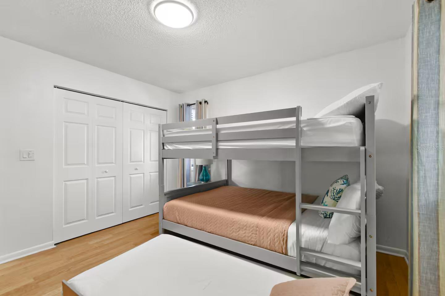 Image 42 of 64 For 13837 76th Avenue