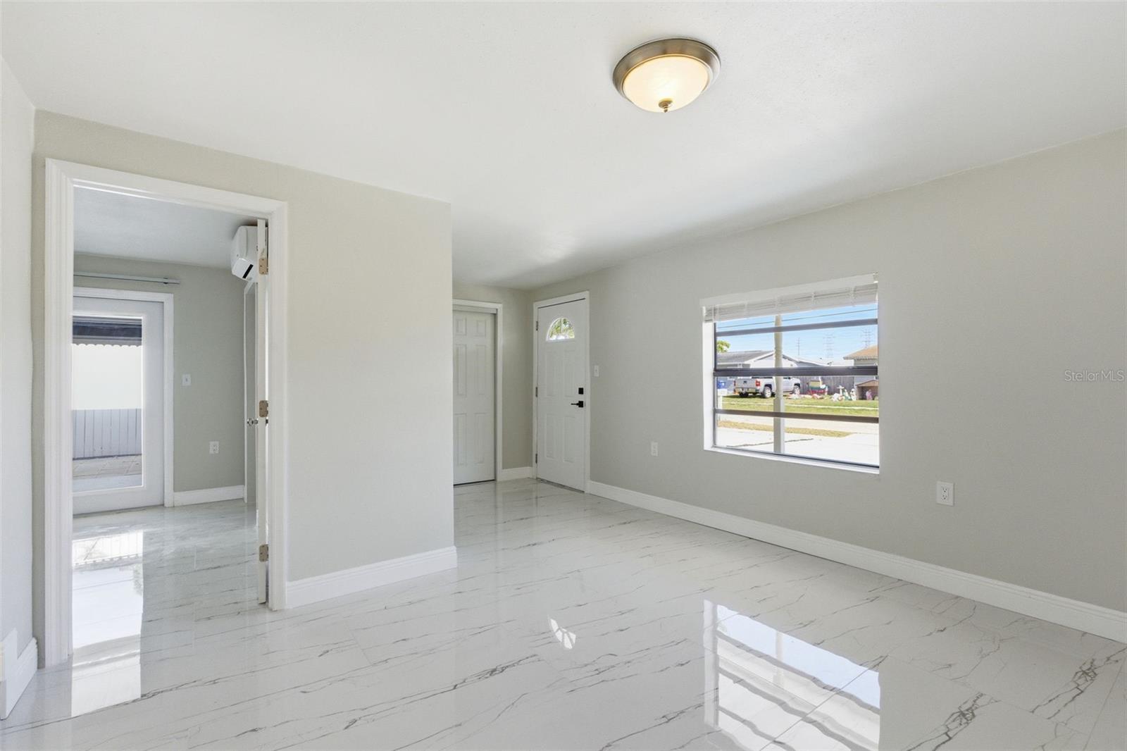 Image 13 of 49 For 318 Country Club Drive