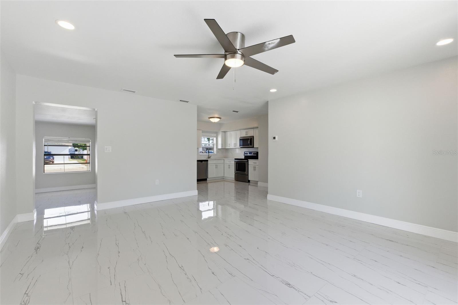 Image 14 of 49 For 318 Country Club Drive