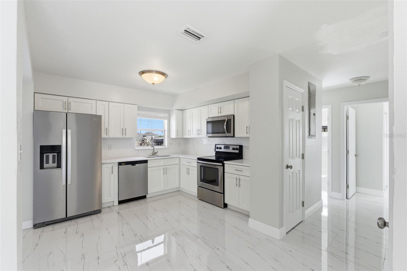 Image 17 of 49 For 318 Country Club Drive