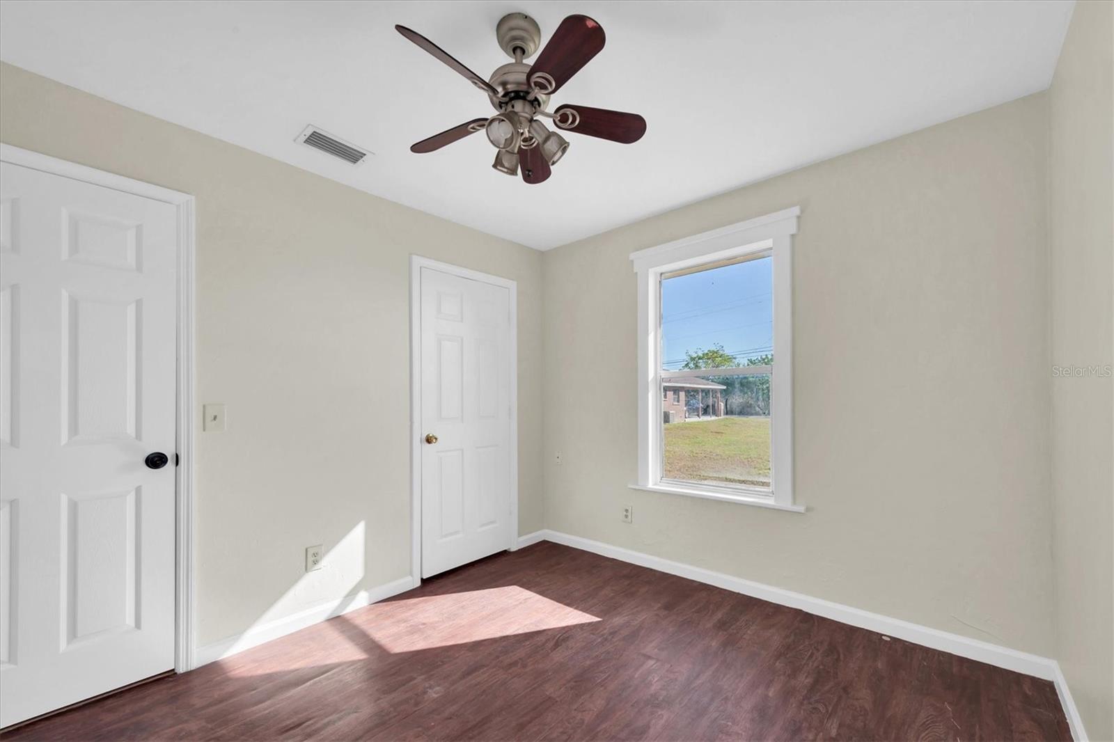 Image 14 of 25 For 1607 18th Street E