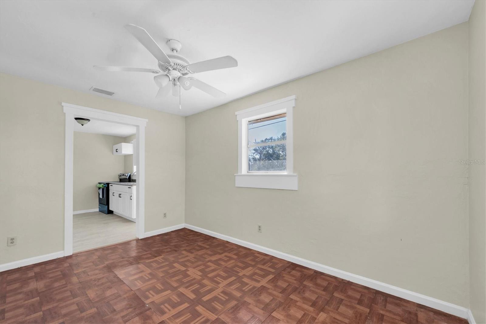 Image 16 of 25 For 1607 18th Street E