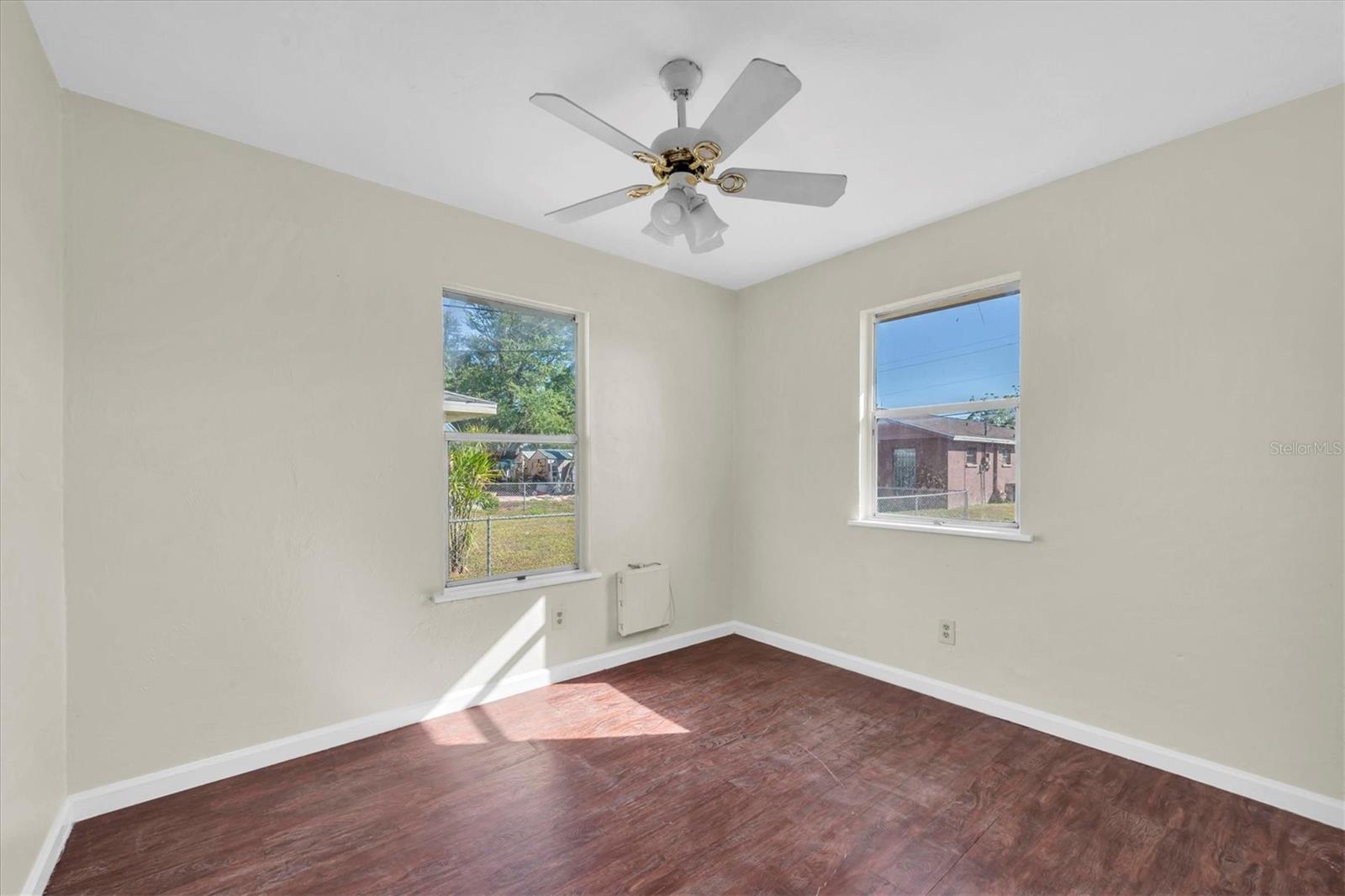 Image 17 of 25 For 1607 18th Street E