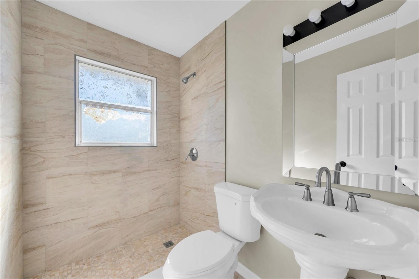 Image 19 of 25 For 1607 18th Street E