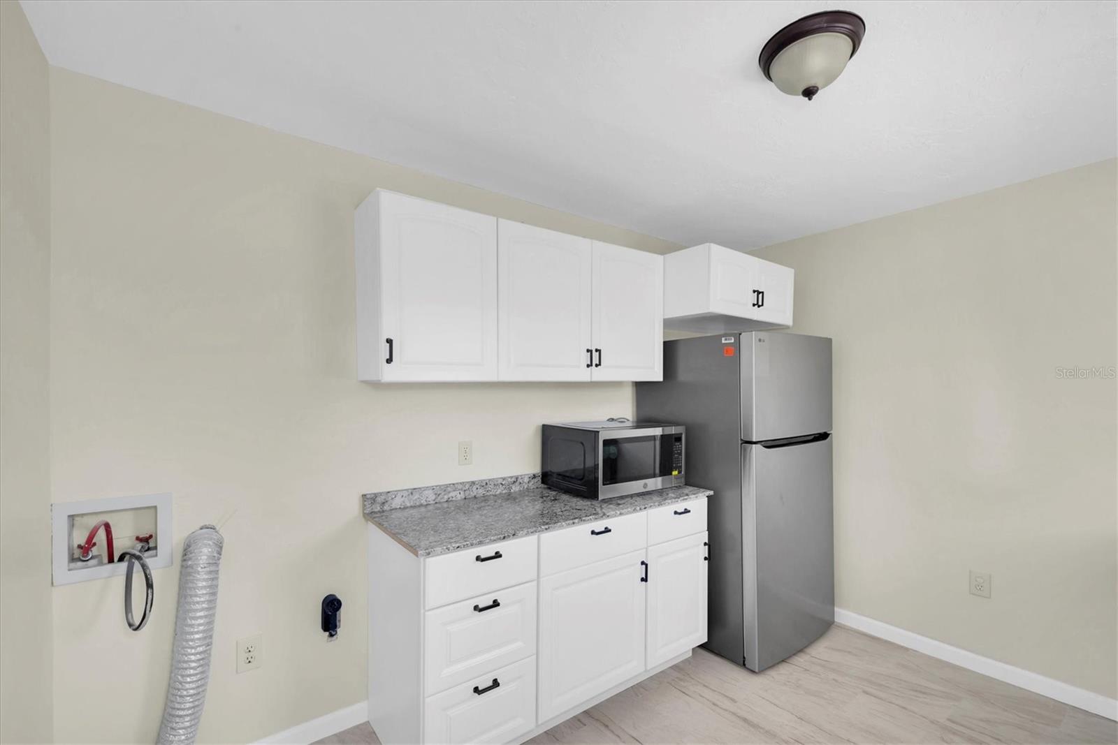 Image 5 of 25 For 1607 18th Street E