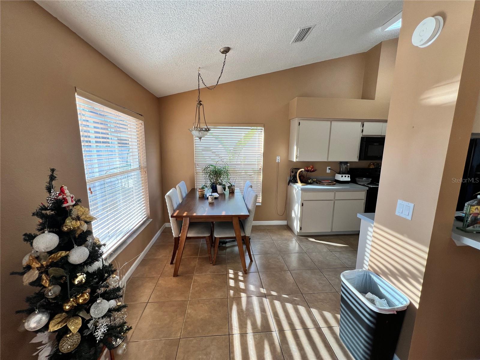 Image 22 of 54 For 11418 Glenmont Drive