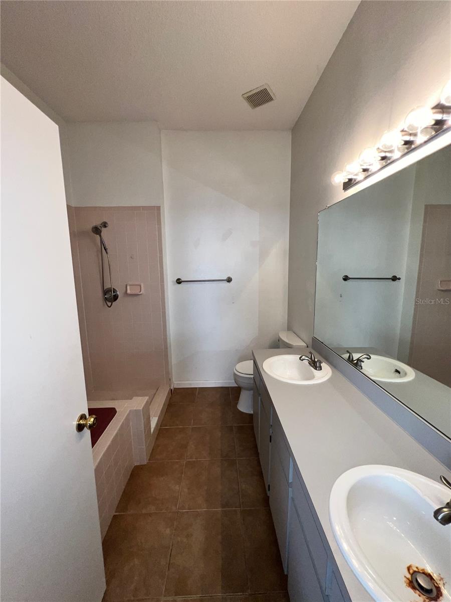 Image 32 of 54 For 11418 Glenmont Drive