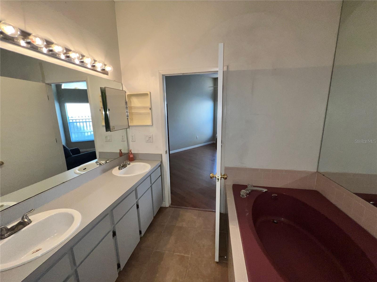 Image 33 of 54 For 11418 Glenmont Drive