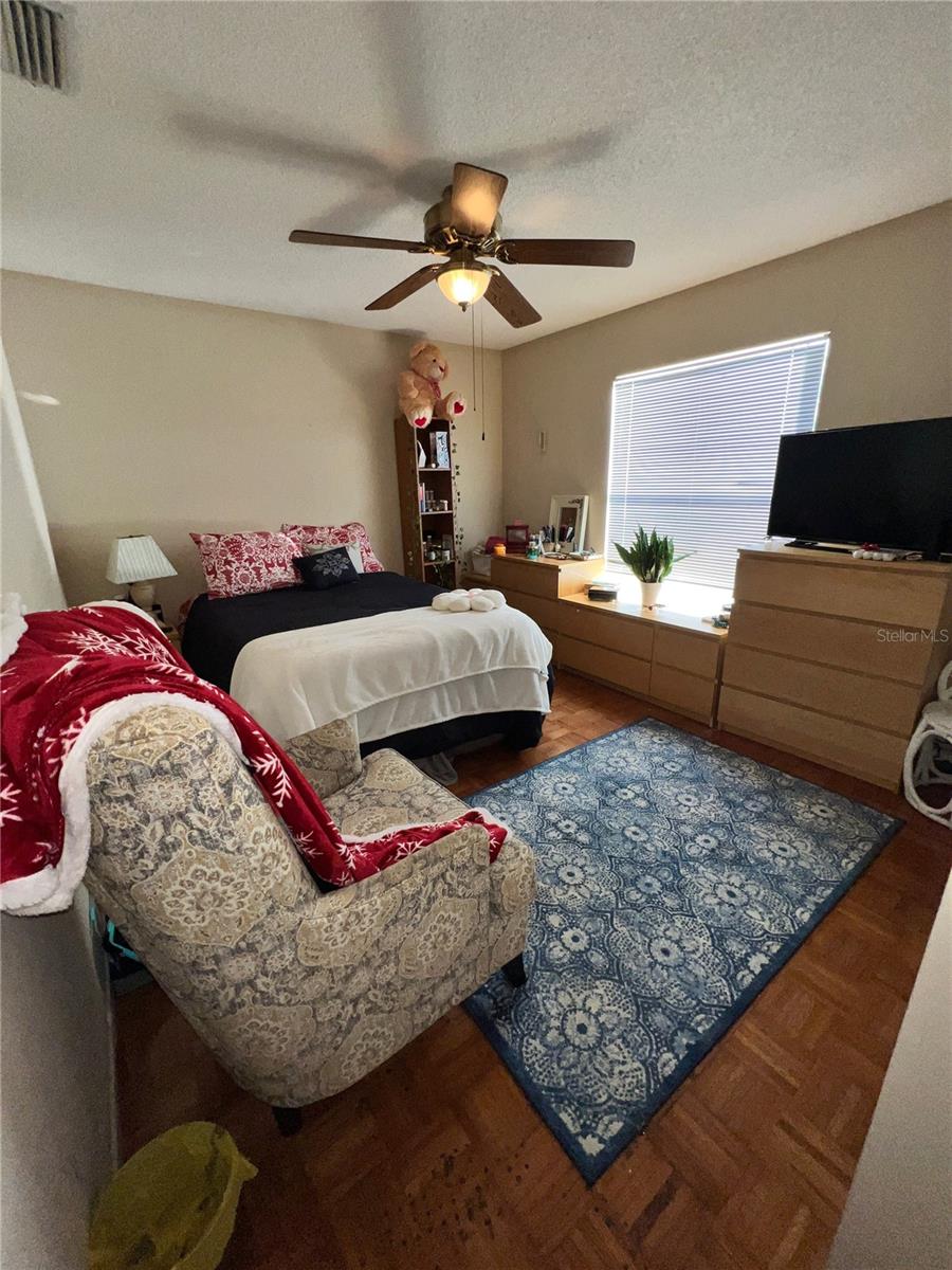 Image 37 of 54 For 11418 Glenmont Drive