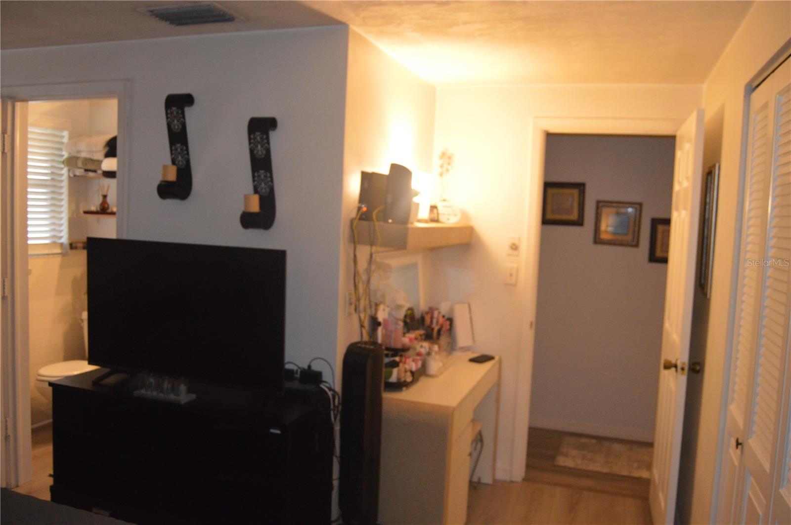 Image 28 of 44 For 10126 Hoop Court