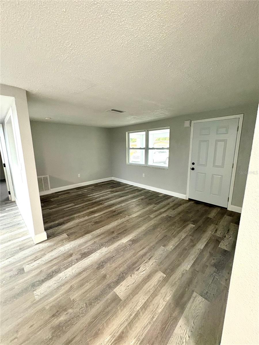 Image 3 of 15 For 9110 Pegasus Avenue