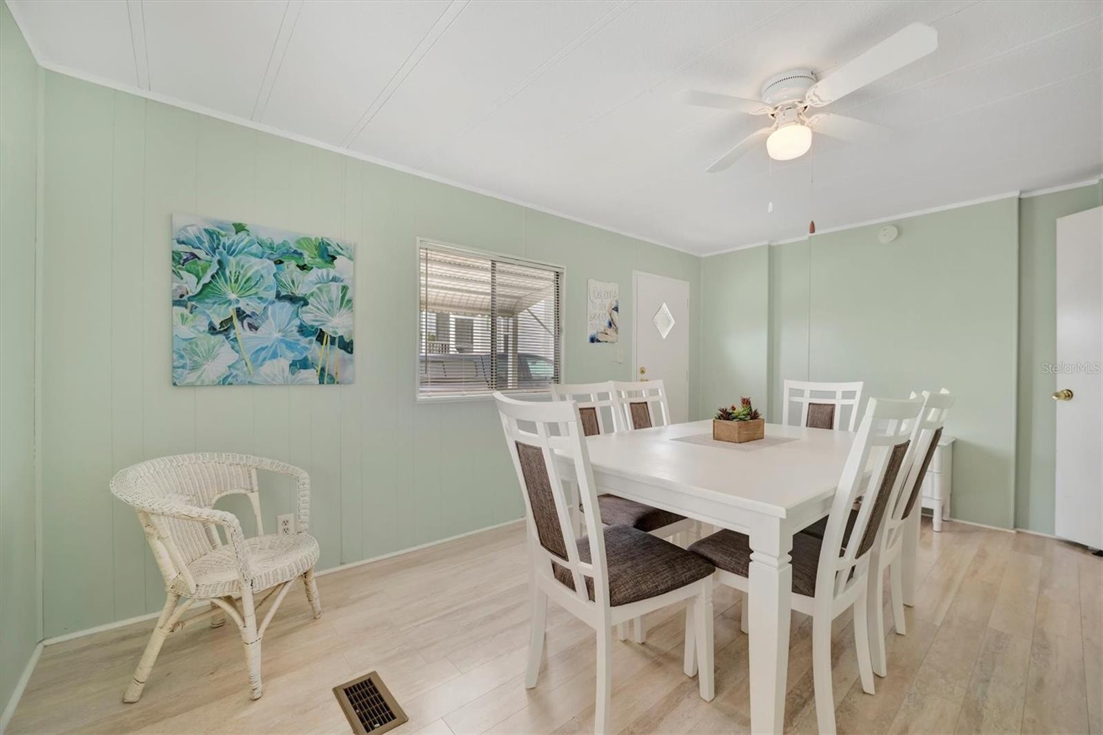 Image 10 of 35 For 110 Saint Lucia Loop