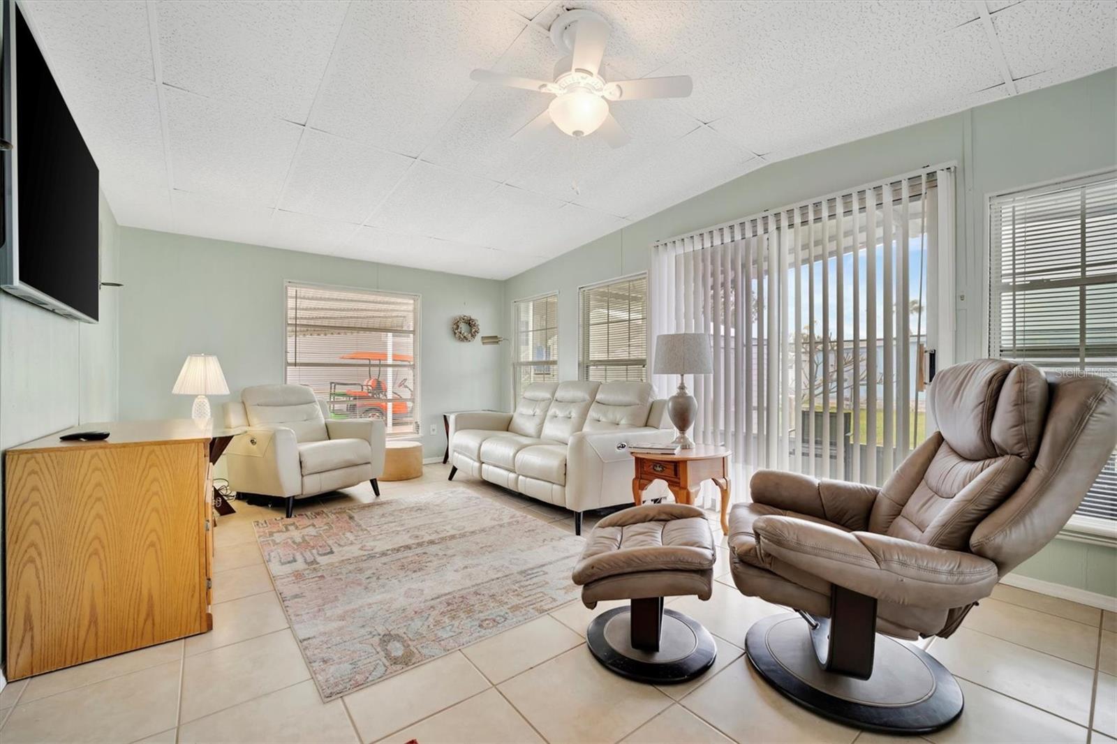 Image 19 of 35 For 110 Saint Lucia Loop