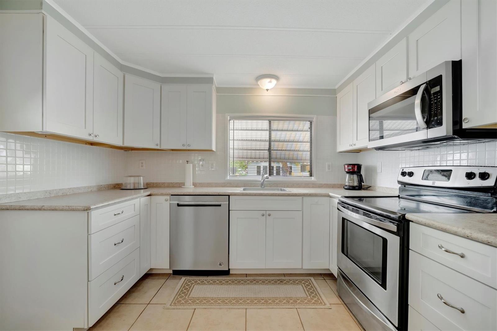 Image 2 of 35 For 110 Saint Lucia Loop