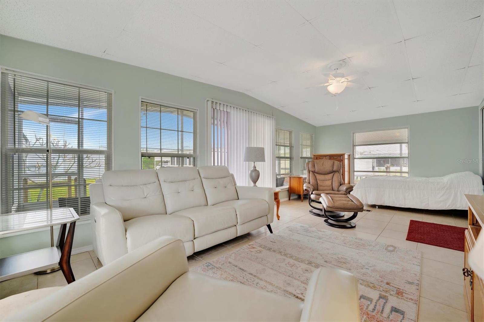 Image 20 of 35 For 110 Saint Lucia Loop