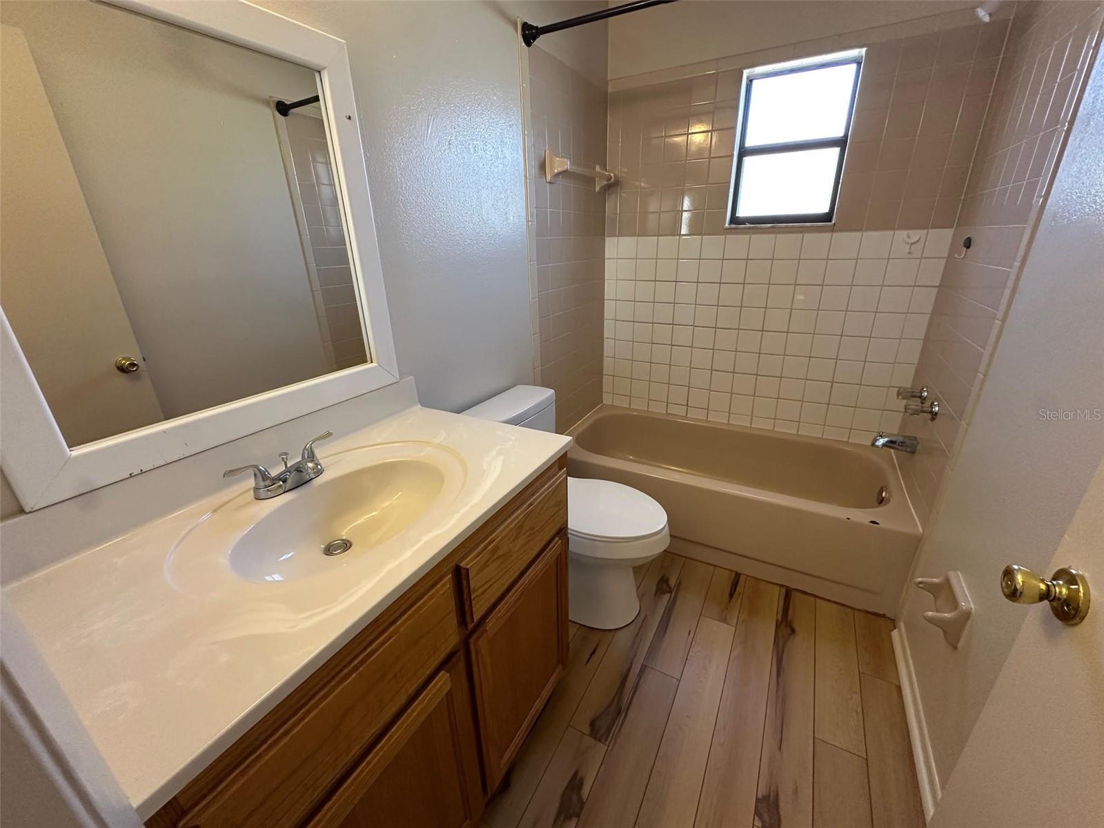 Image 21 of 37 For 5101 Elwood Road