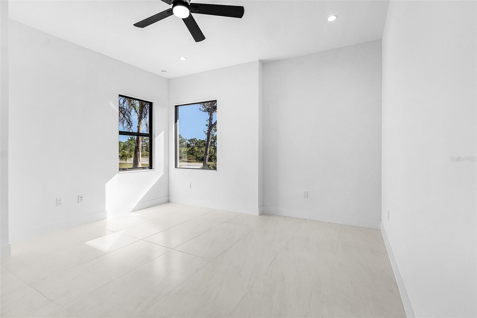 Image 22 of 32 For 12519 Canoe Trl