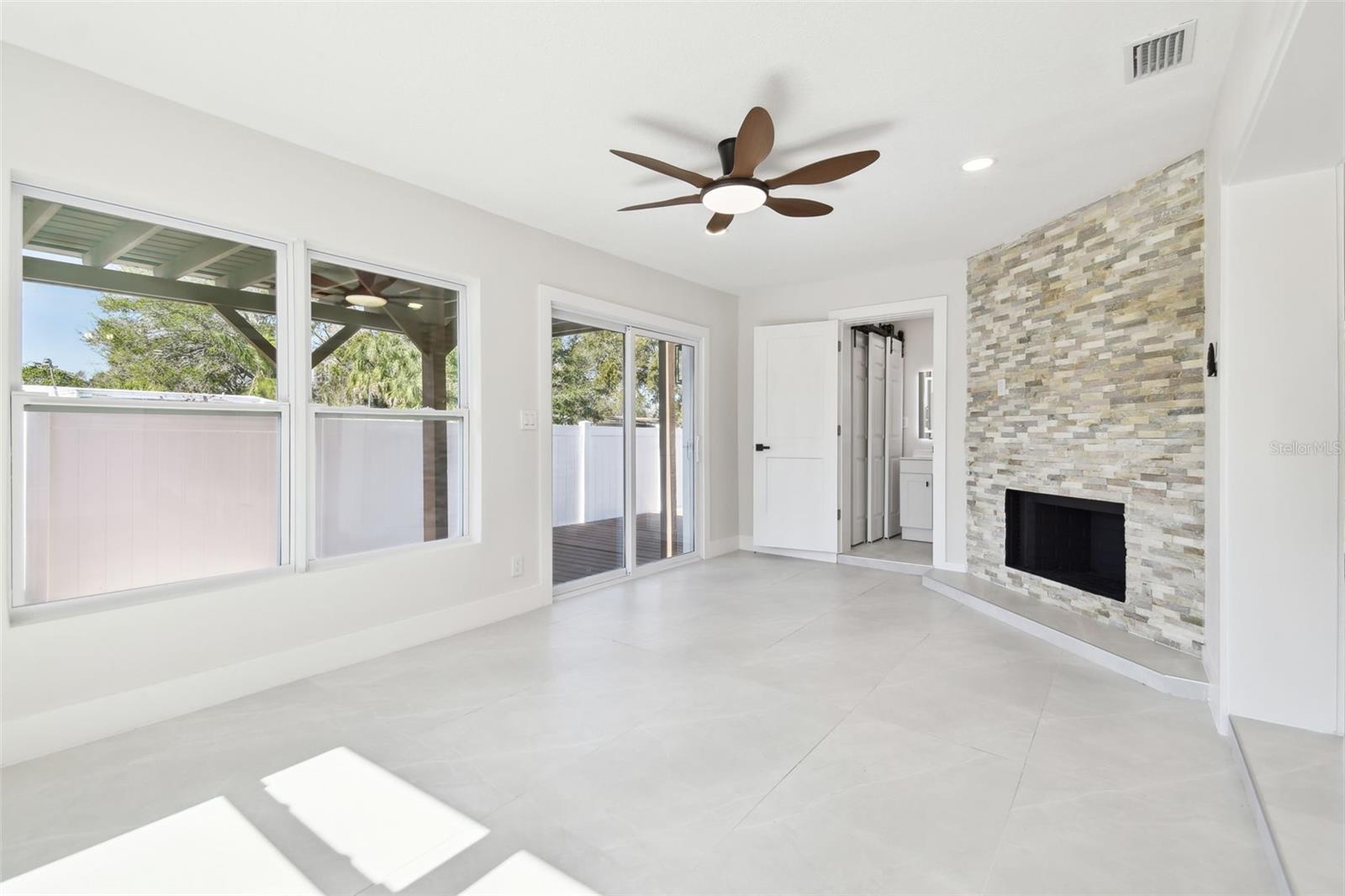 Image 16 of 60 For 4715 Wisconsin Avenue