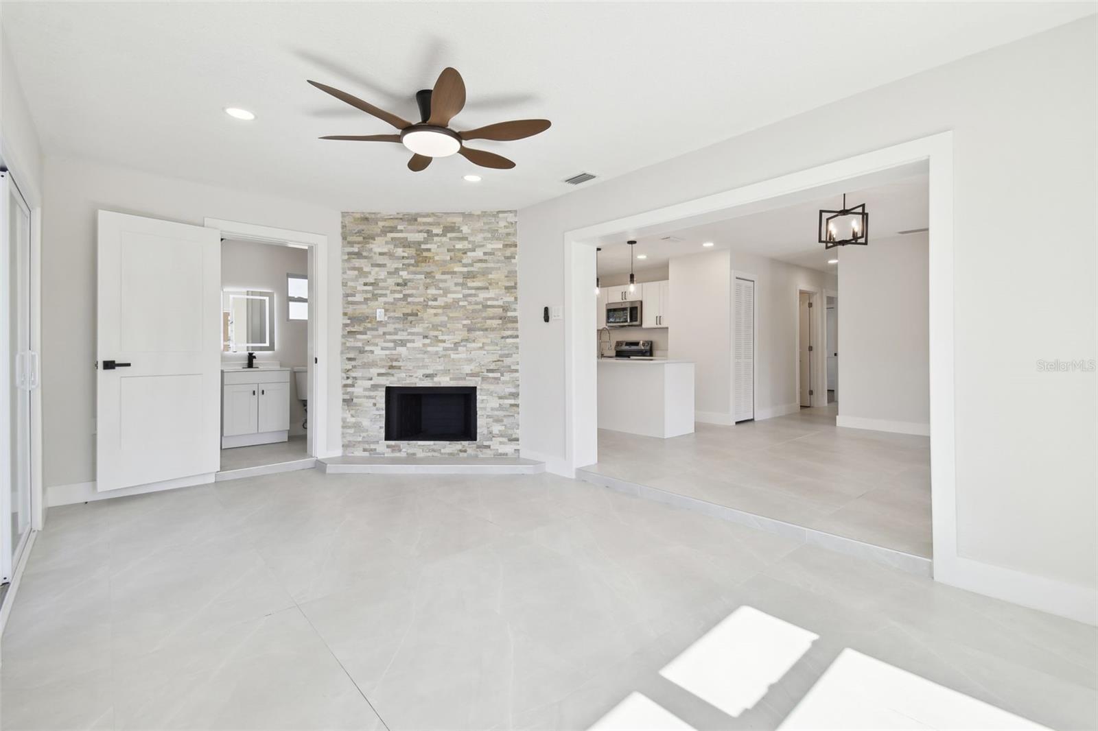 Image 17 of 60 For 4715 Wisconsin Avenue