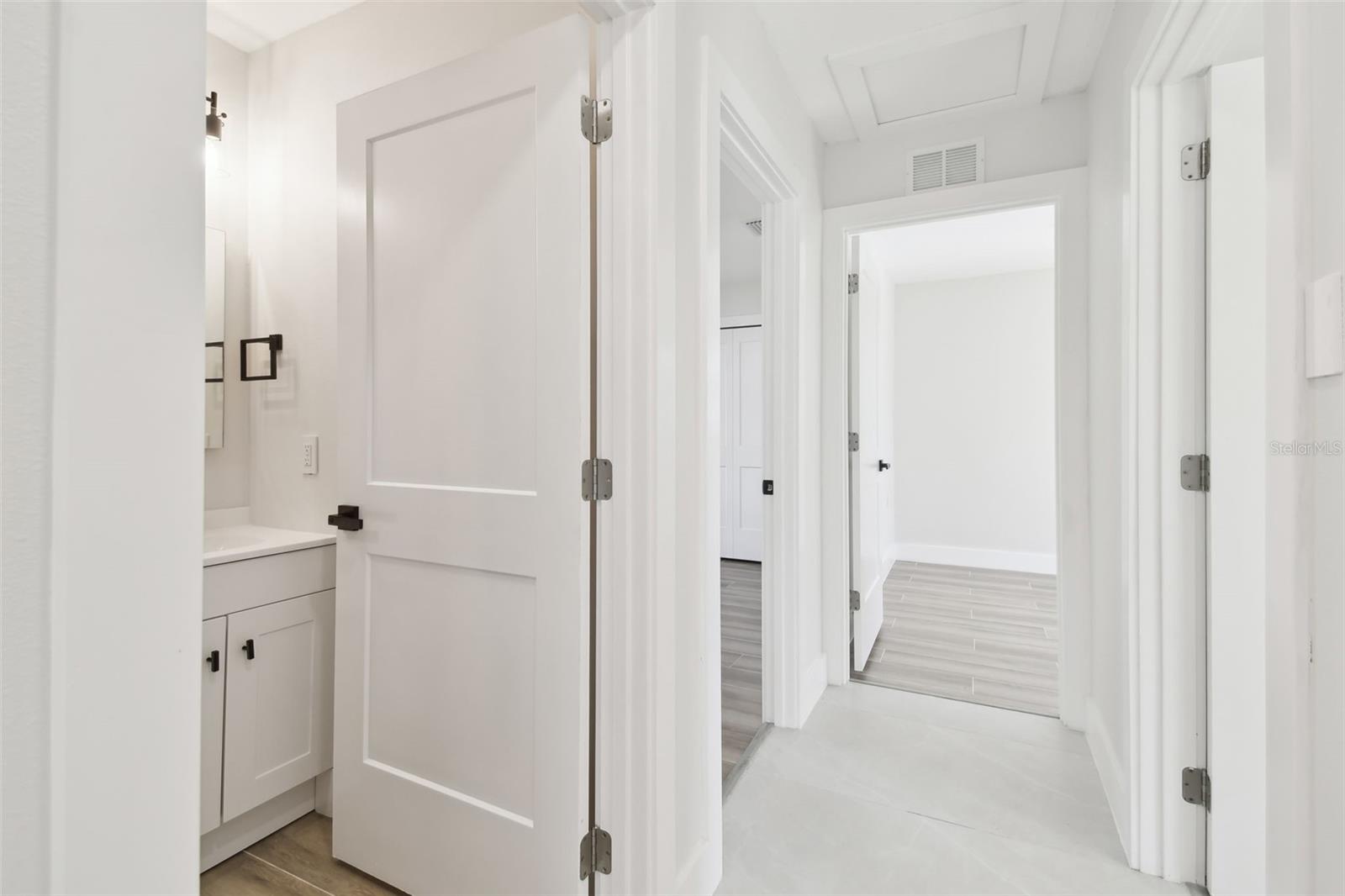 Image 23 of 60 For 4715 Wisconsin Avenue