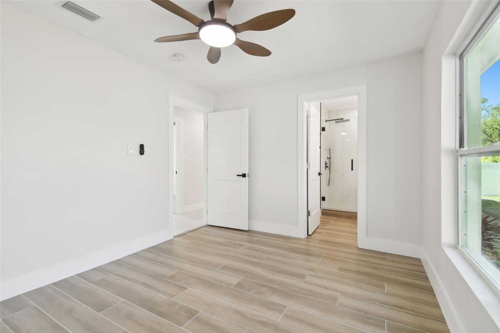 Image 25 of 60 For 4715 Wisconsin Avenue