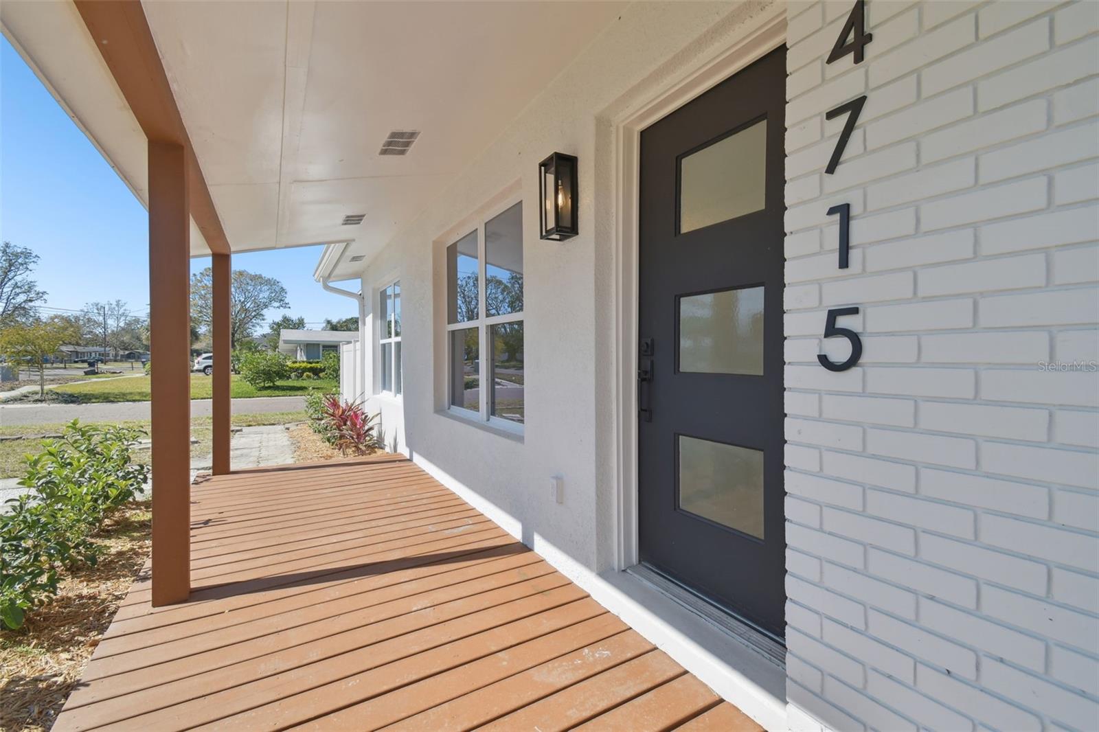 Image 5 of 60 For 4715 Wisconsin Avenue