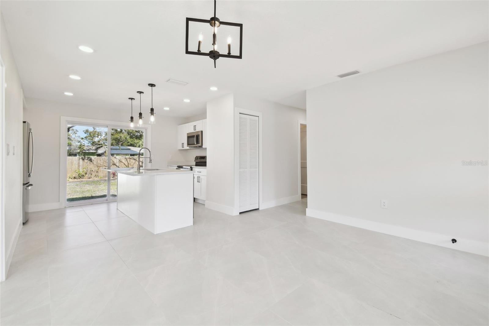 Image 8 of 60 For 4715 Wisconsin Avenue