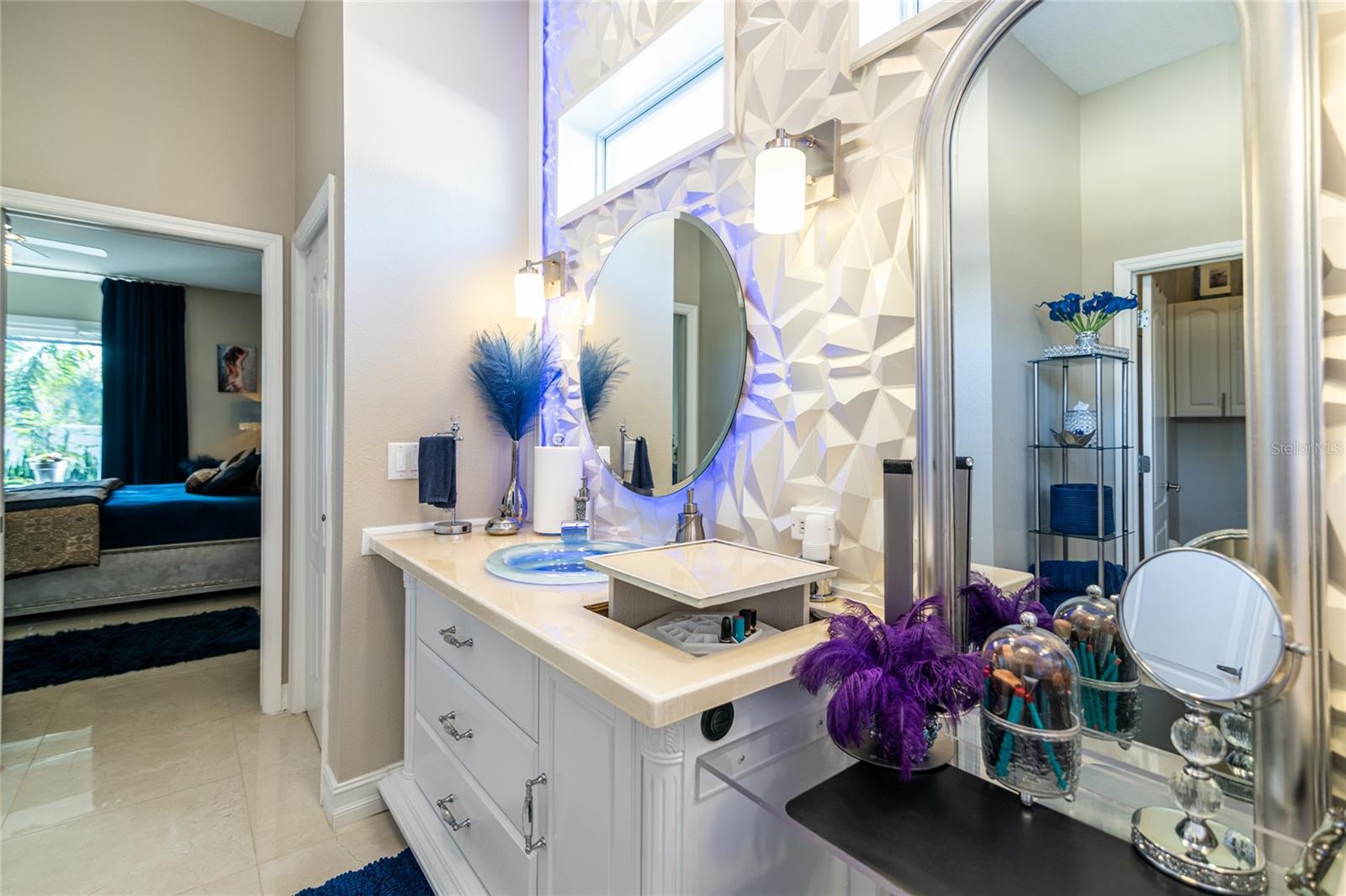 Image 19 of 31 For 21812 Carson Drive