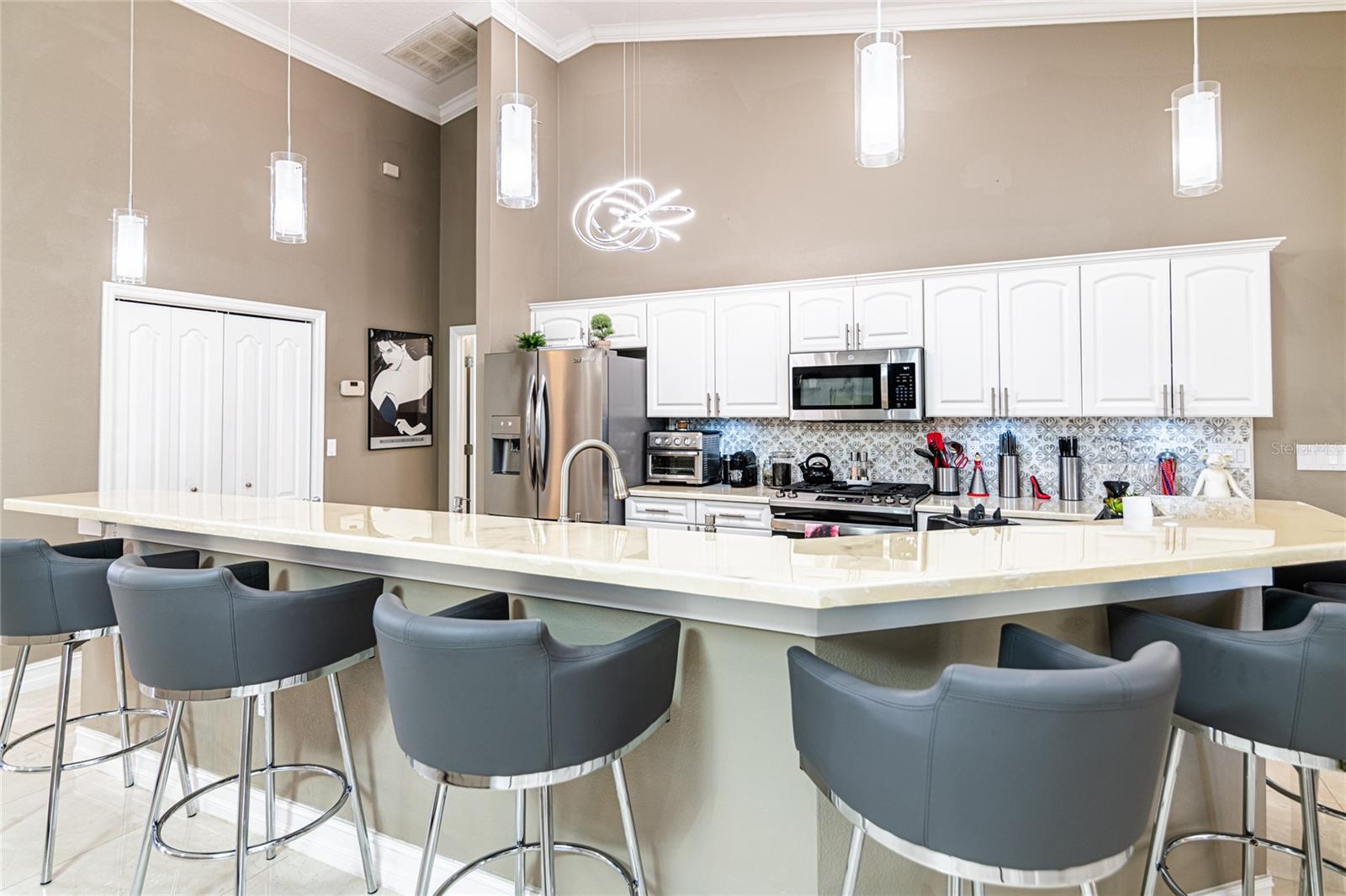 Image 8 of 31 For 21812 Carson Drive