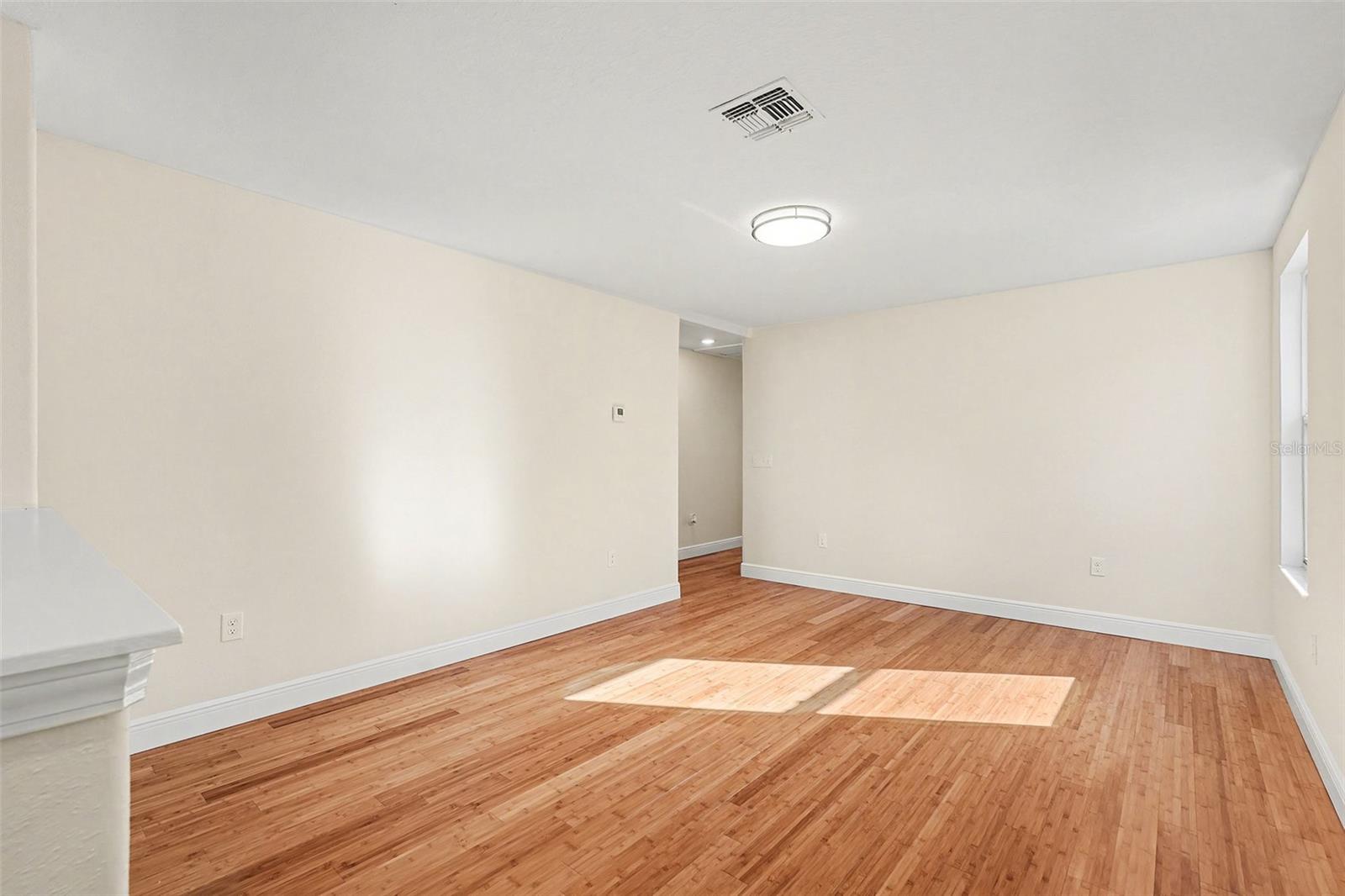 Image 16 of 66 For 15628 Spice Key Street