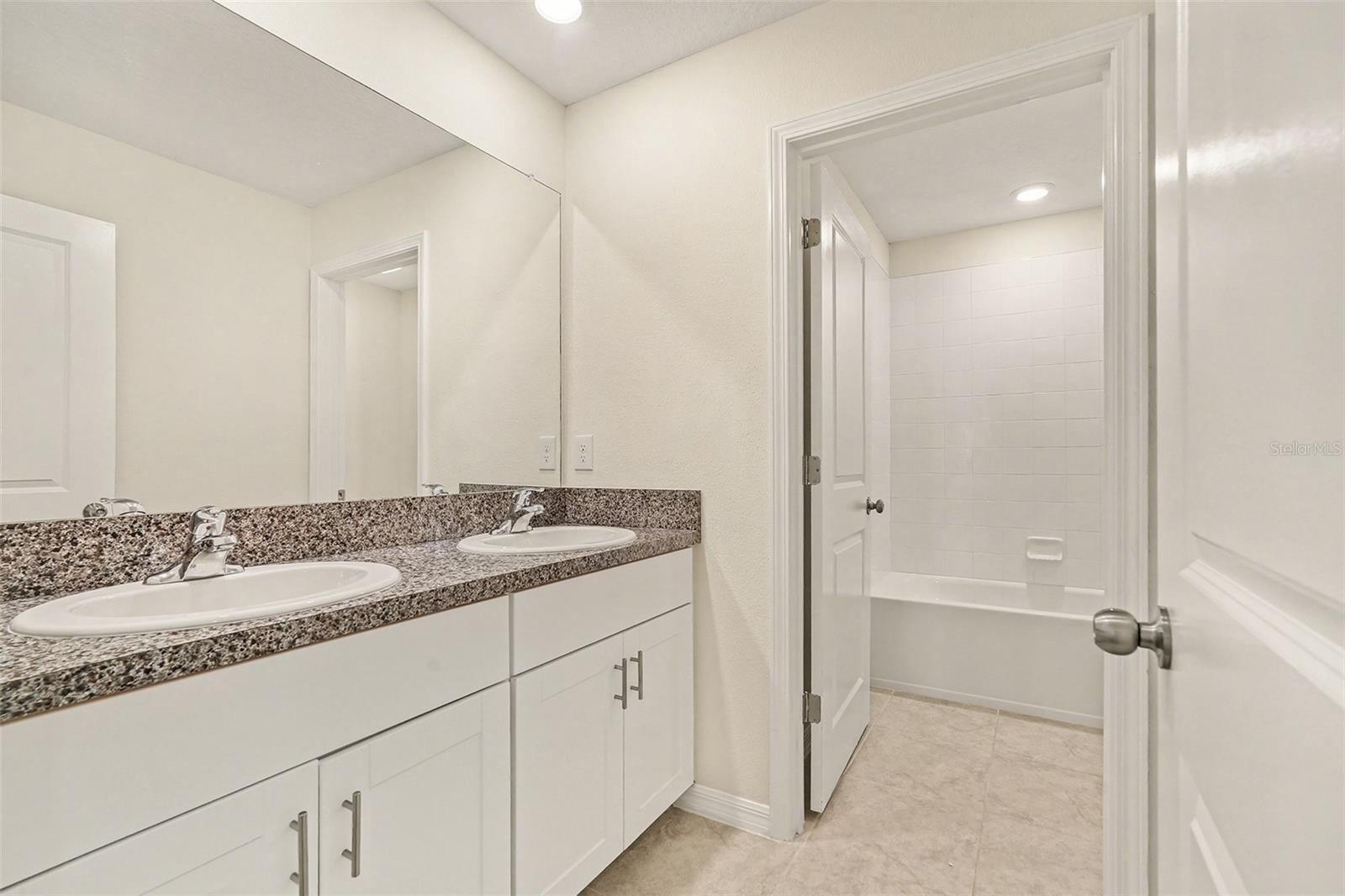 Image 23 of 66 For 15628 Spice Key Street