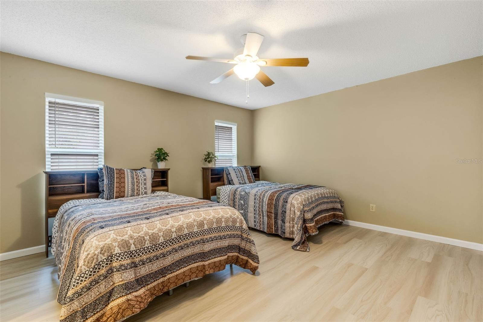 Image 21 of 81 For 3470 Maclaren Drive