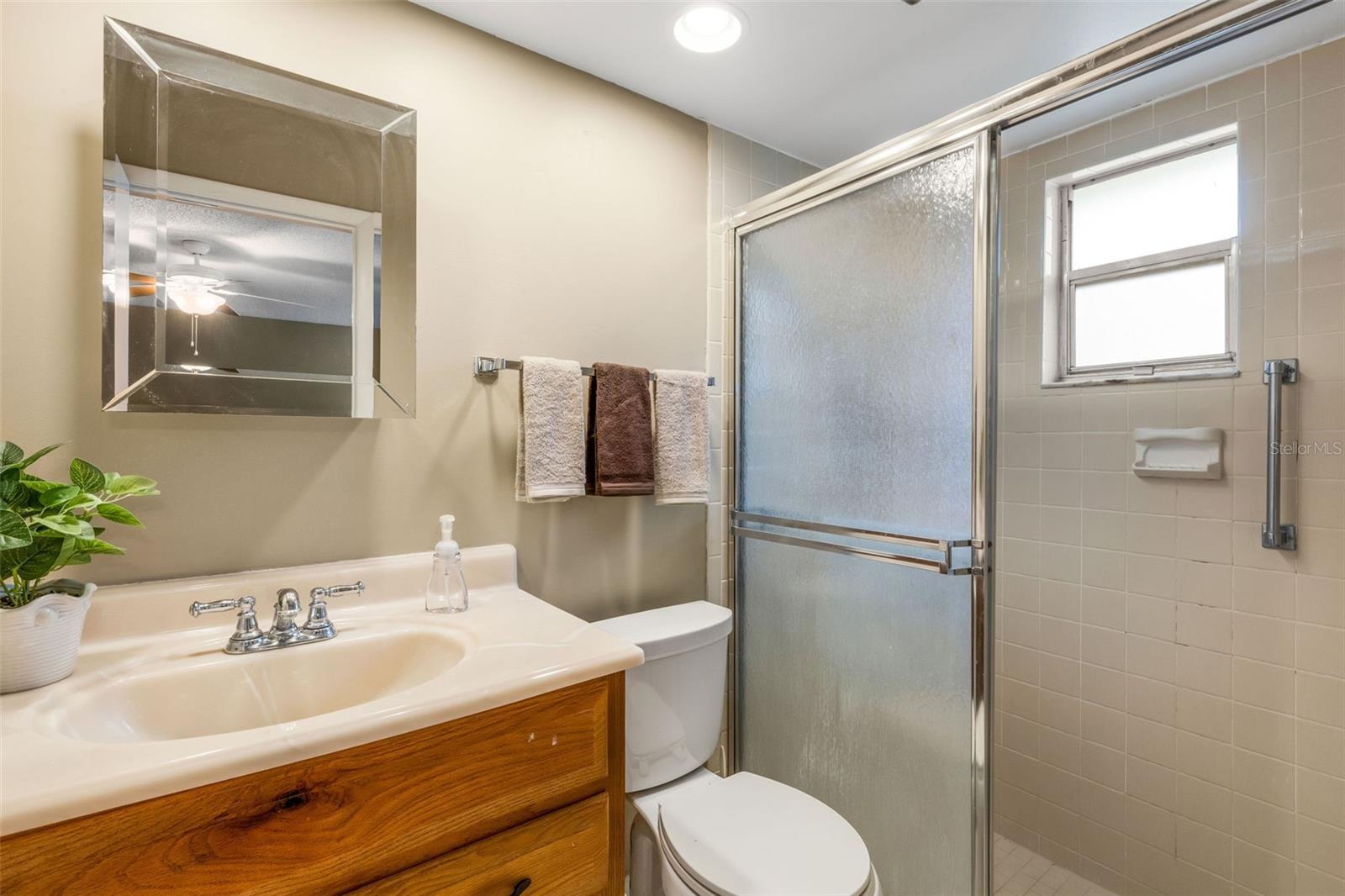 Image 24 of 81 For 3470 Maclaren Drive