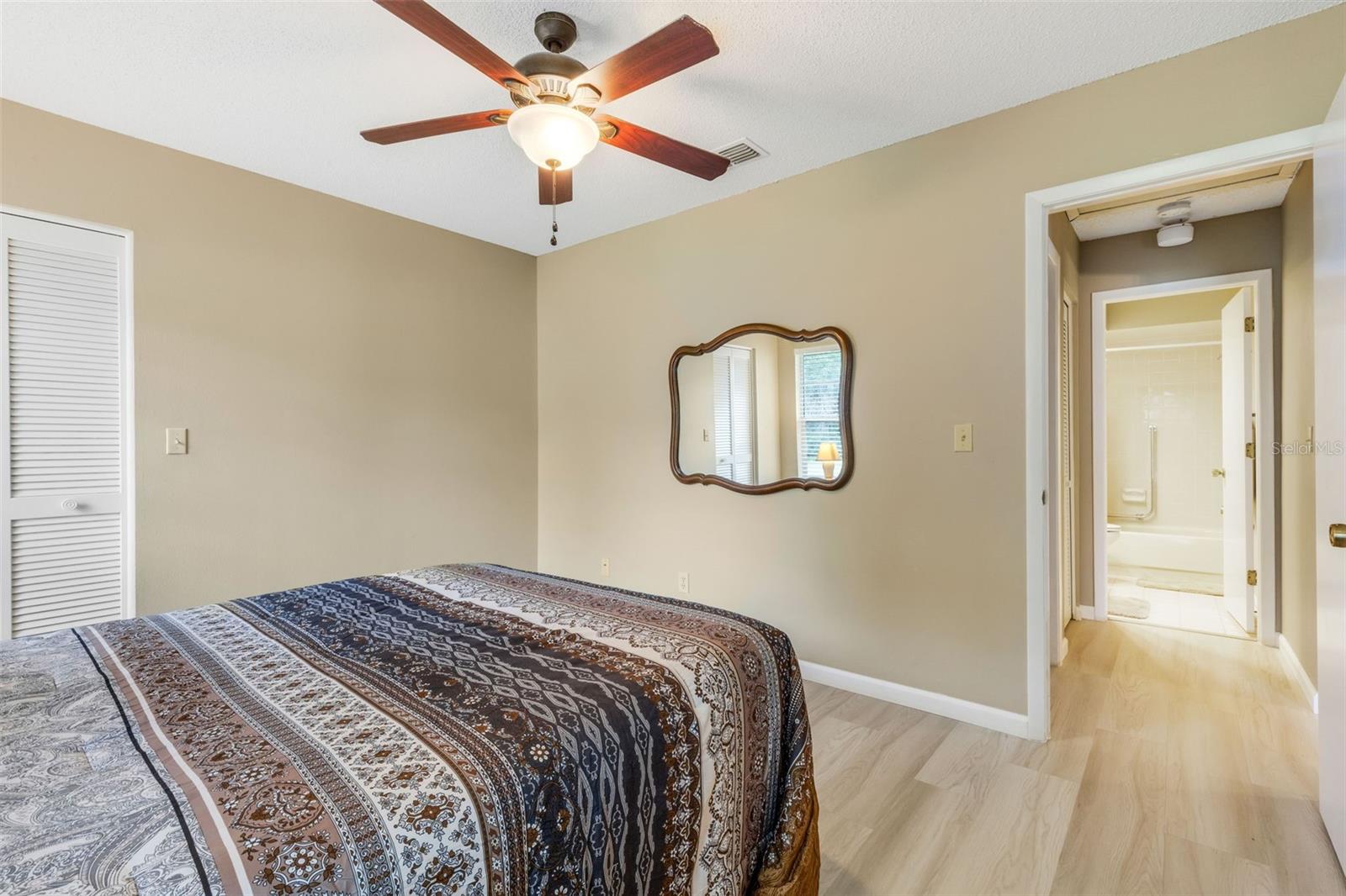 Image 28 of 81 For 3470 Maclaren Drive