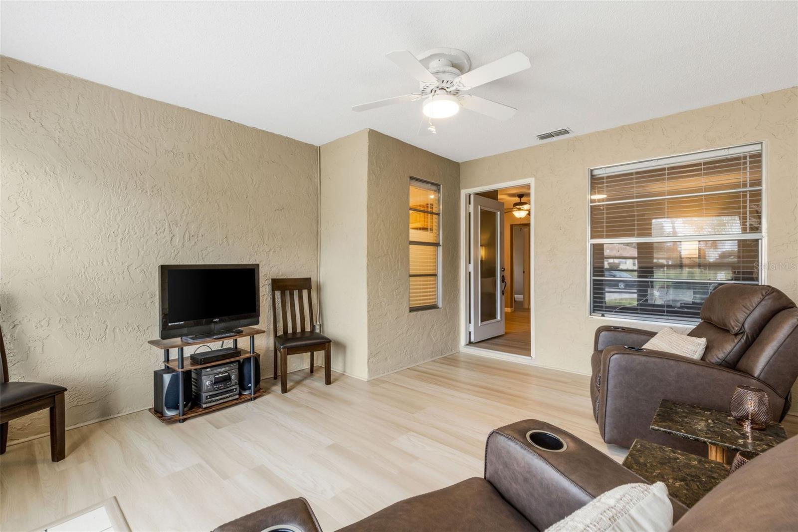 Image 3 of 81 For 3470 Maclaren Drive