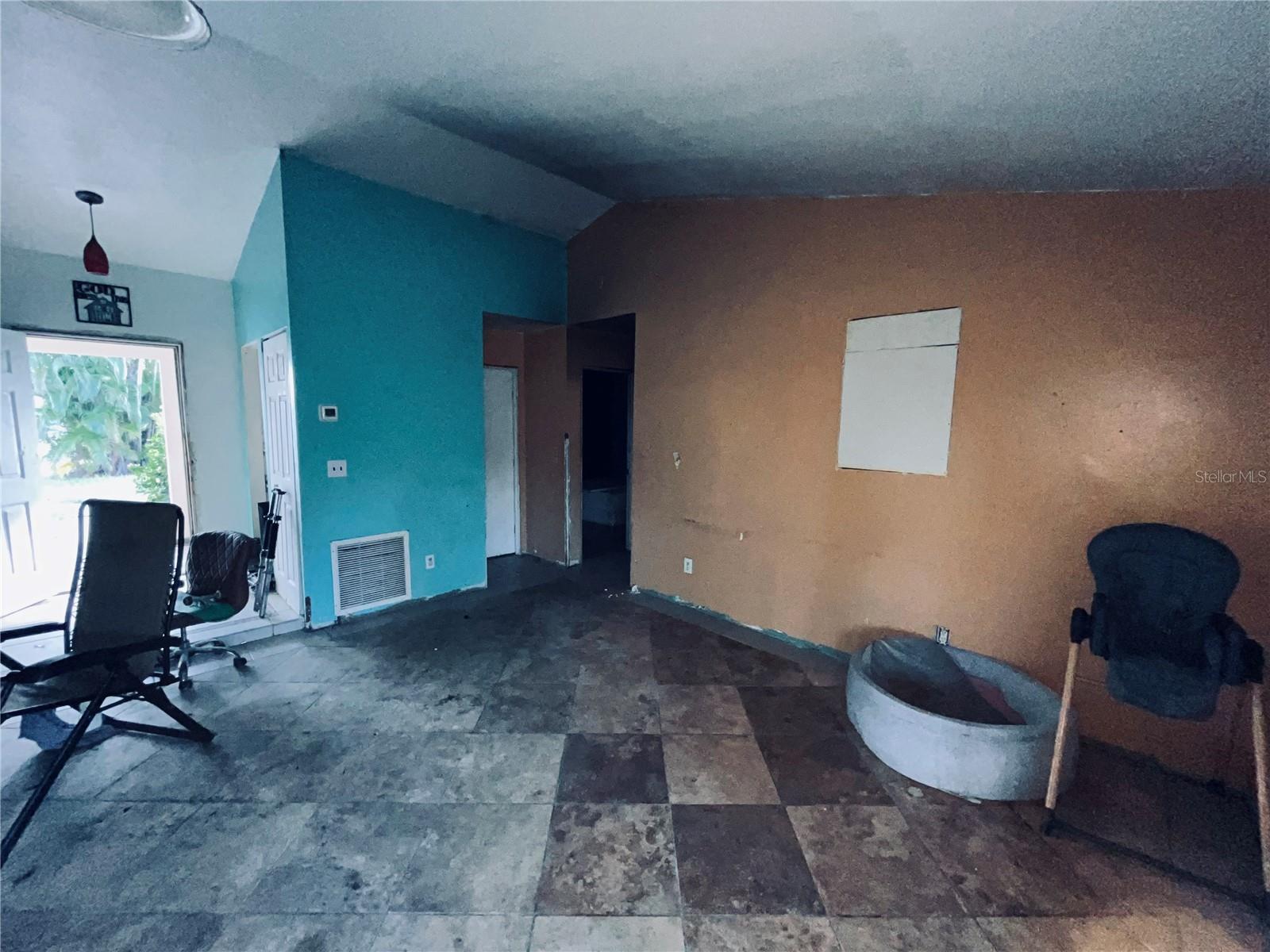 Image 11 of 39 For 2247 4th Street