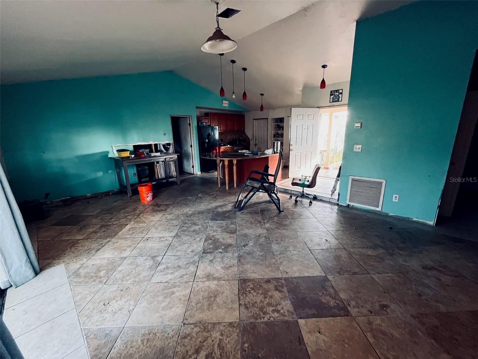 Image 12 of 39 For 2247 4th Street