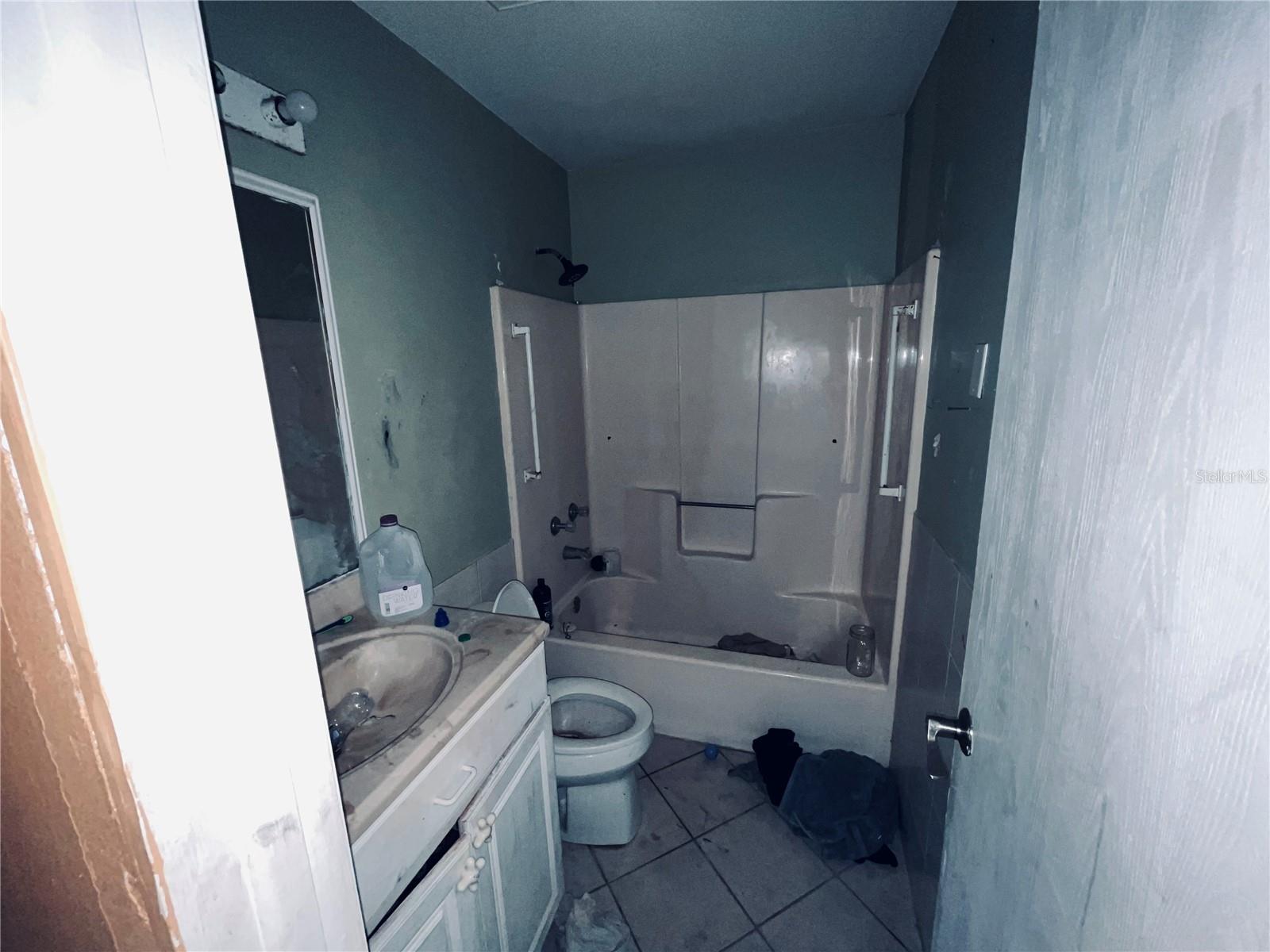 Image 22 of 39 For 2247 4th Street