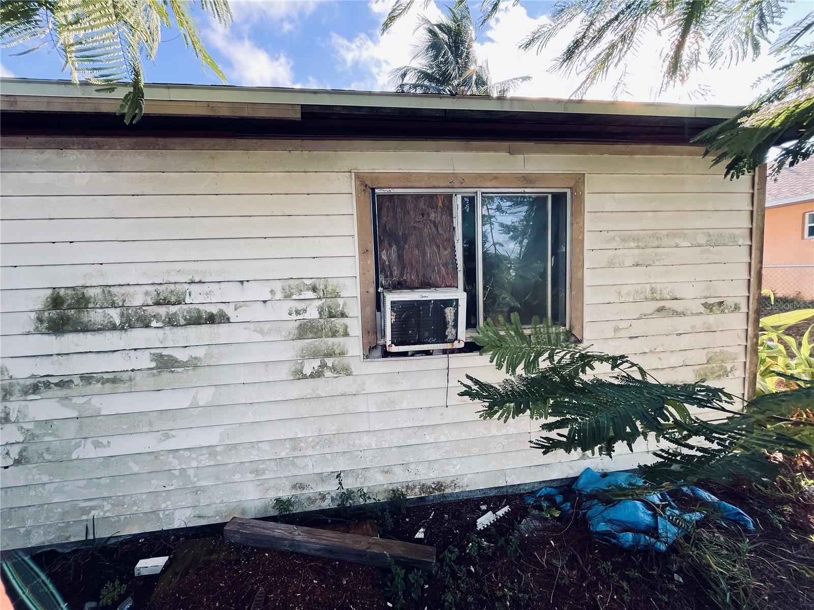 Image 33 of 39 For 2247 4th Street