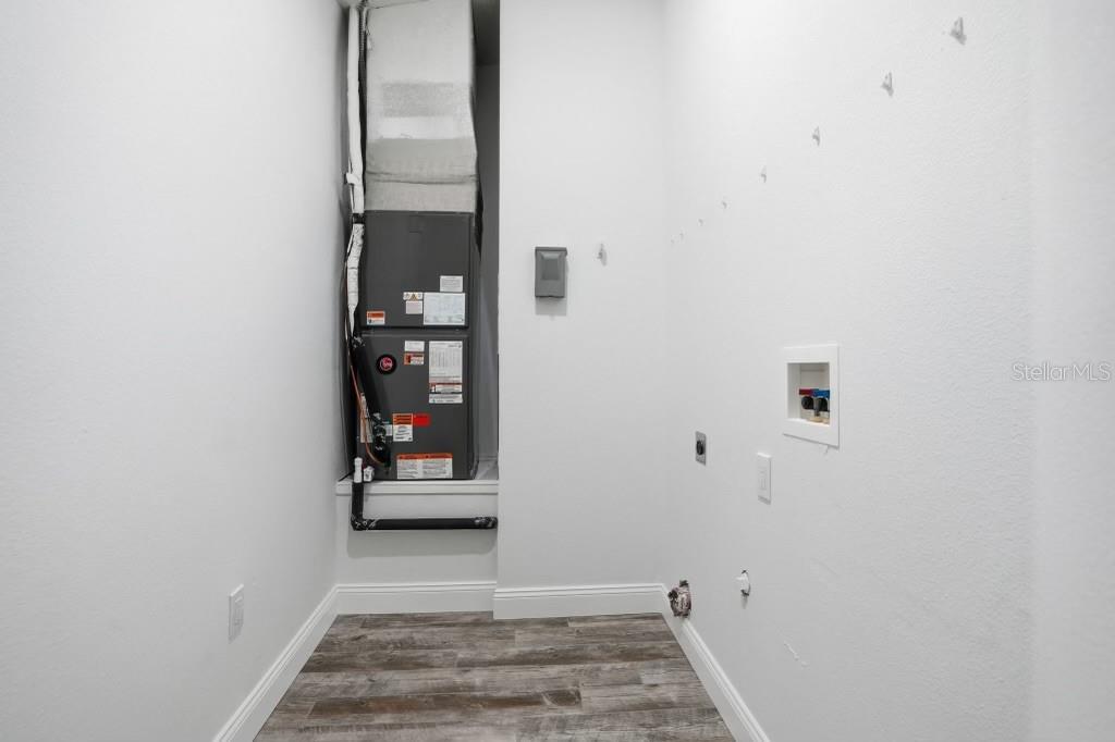 Image 26 of 38 For 9476 Spring Hill Drive