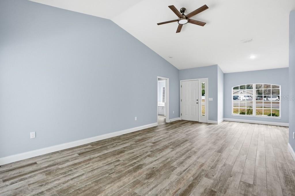 Image 4 of 38 For 9476 Spring Hill Drive