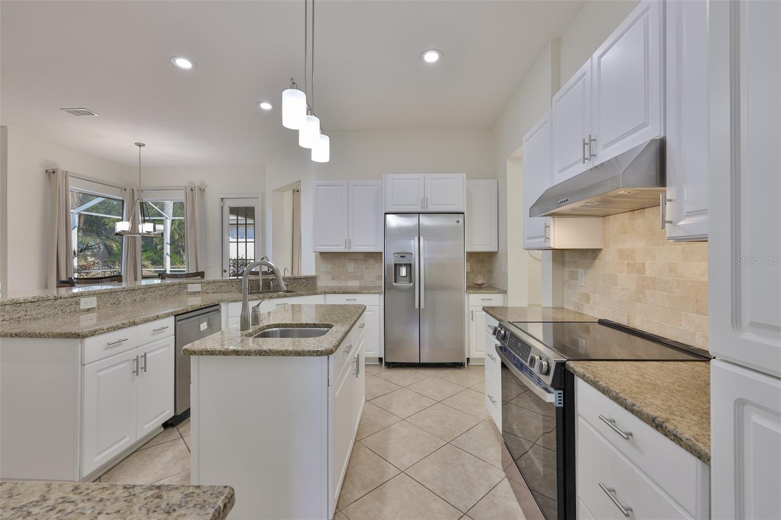 Image 13 of 67 For 2221 Platinum Drive