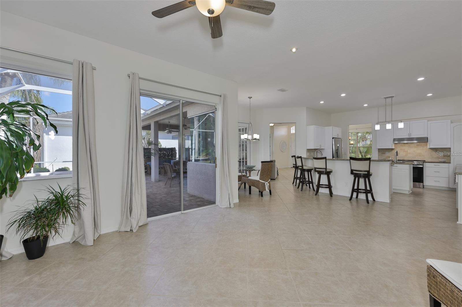 Image 20 of 67 For 2221 Platinum Drive