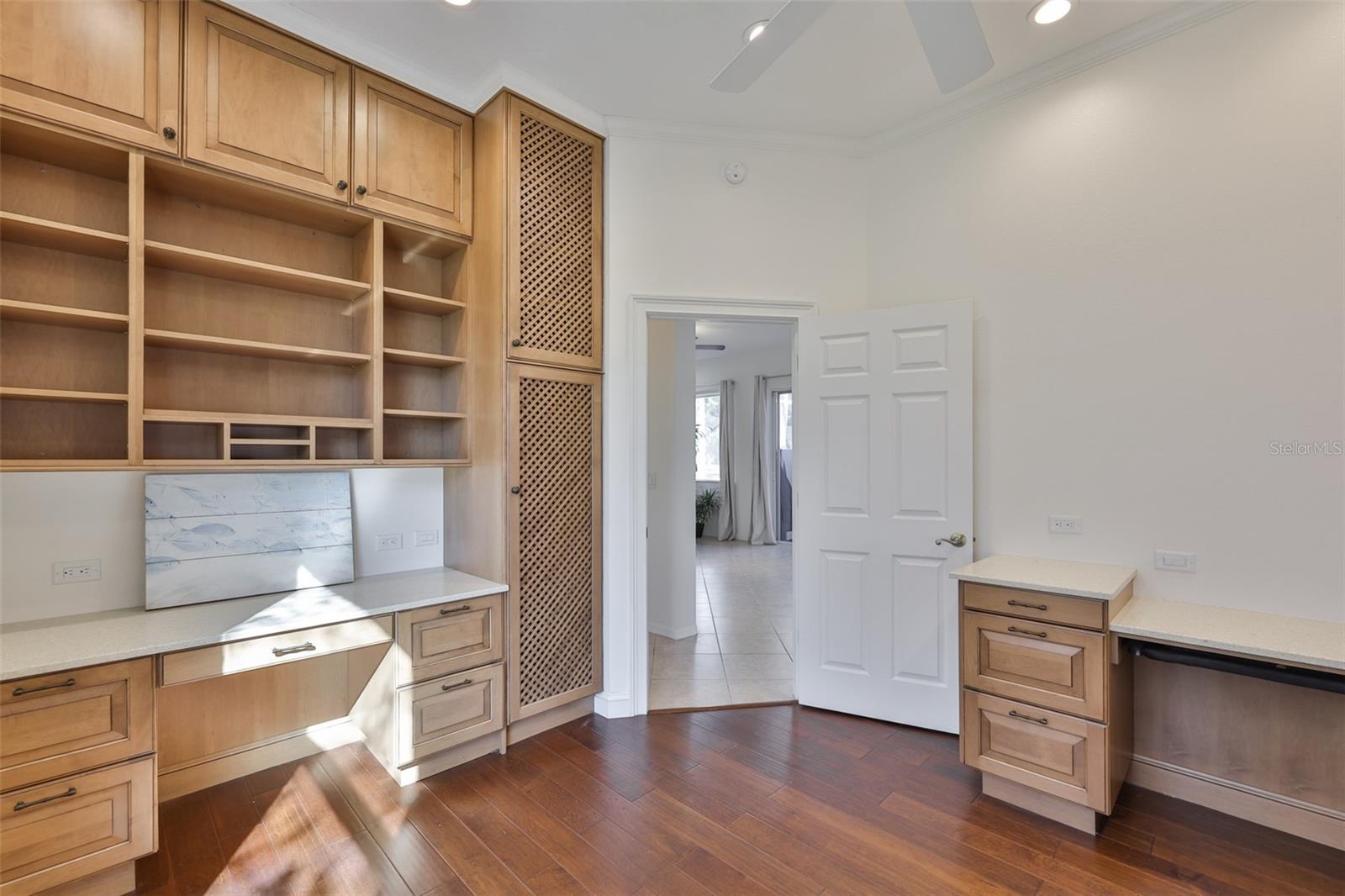 Image 25 of 67 For 2221 Platinum Drive