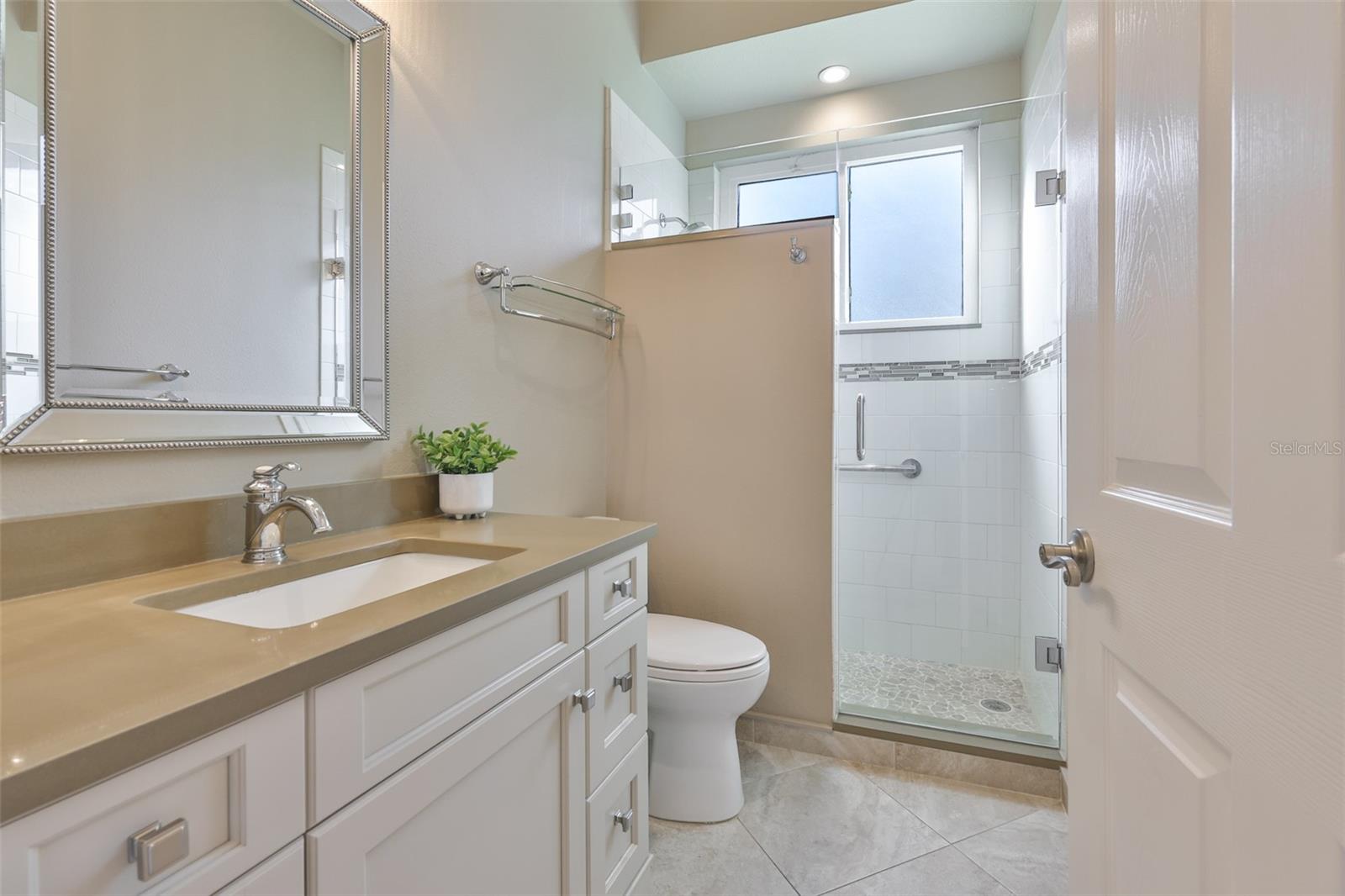 Image 26 of 67 For 2221 Platinum Drive