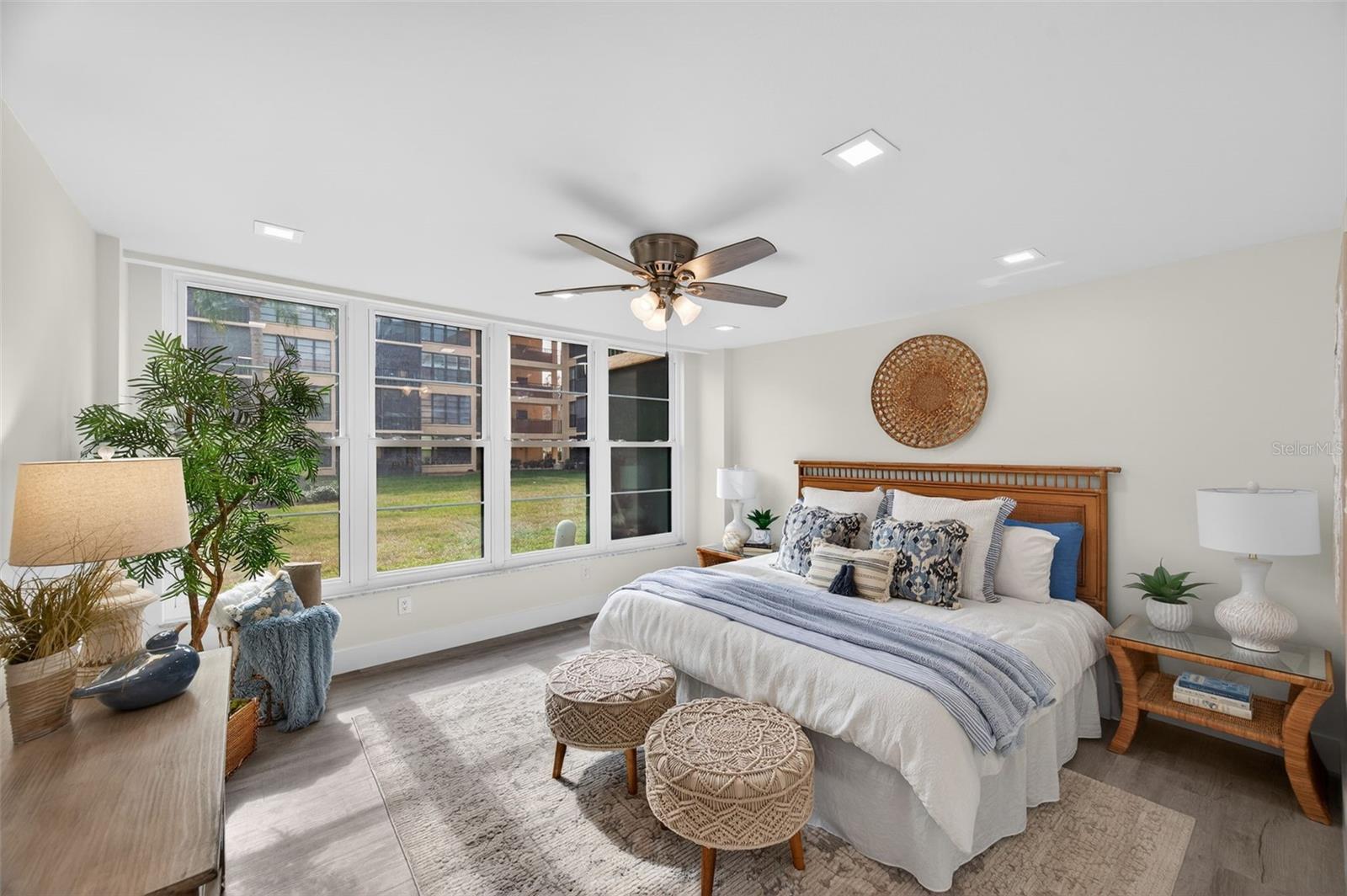 Image 14 of 45 For 19701 Gulf Boulevard 120