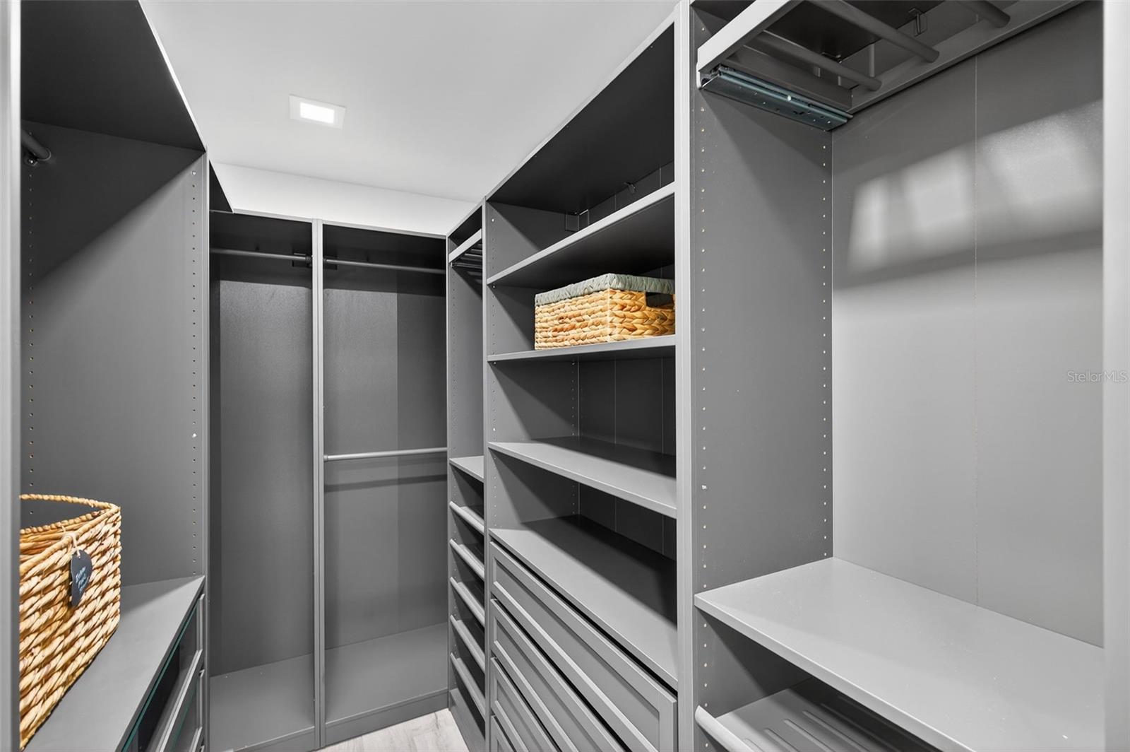 Image 20 of 45 For 19701 Gulf Boulevard 120