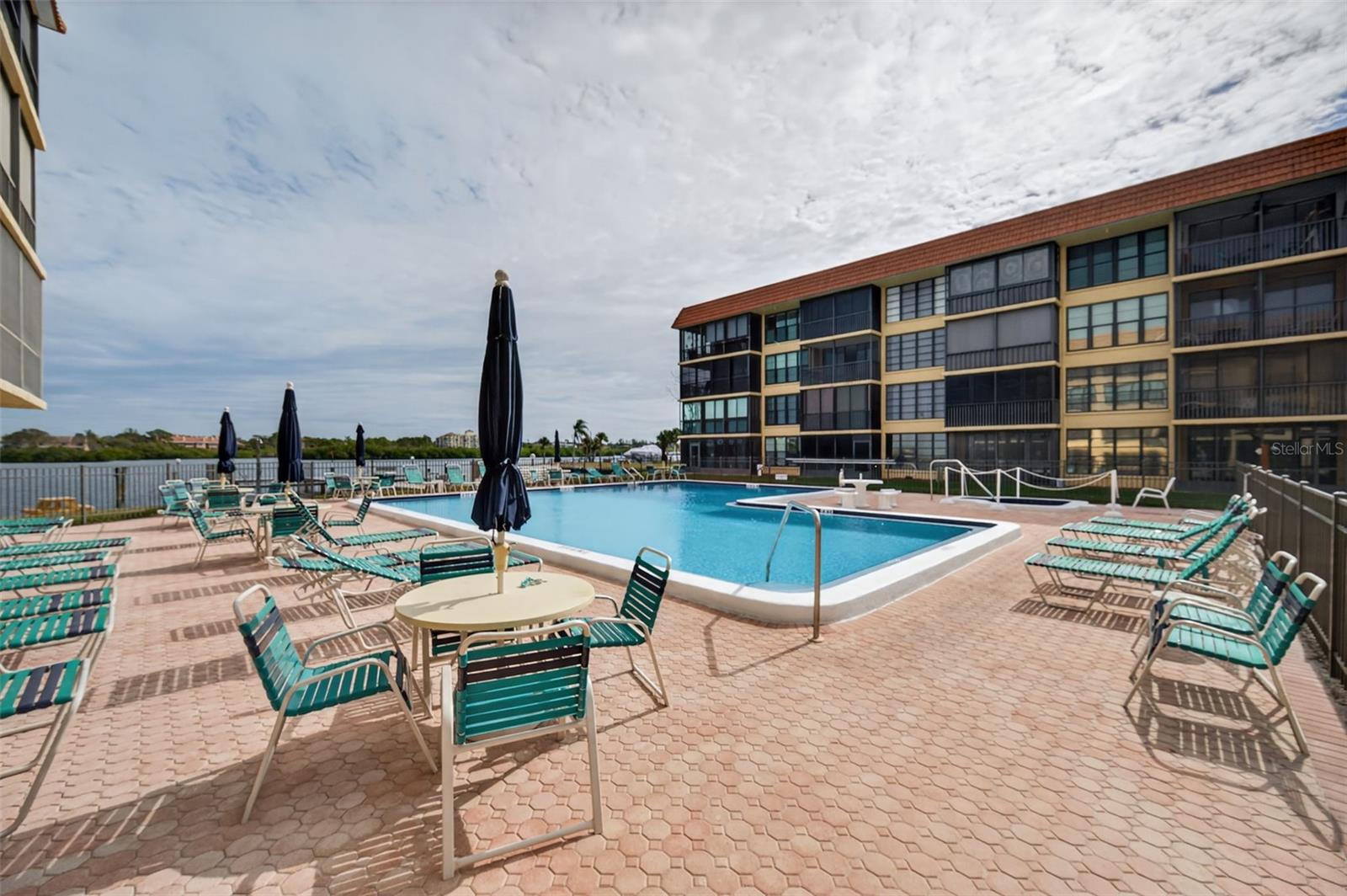 Image 32 of 45 For 19701 Gulf Boulevard 120