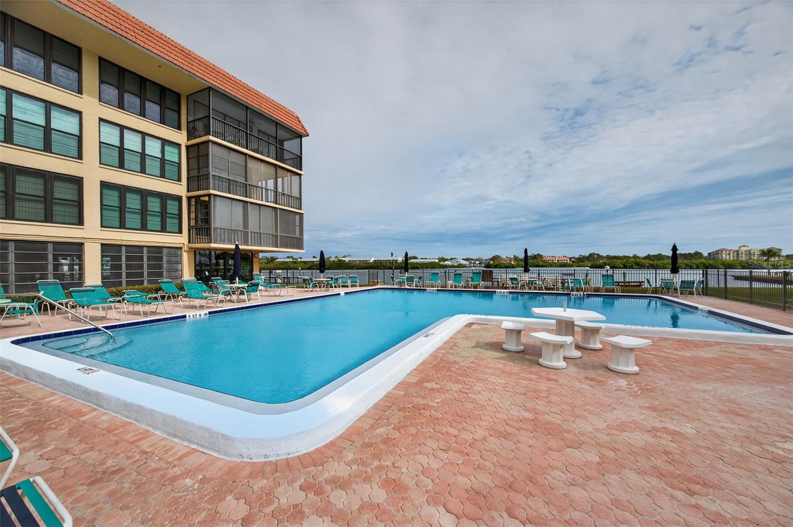 Image 35 of 45 For 19701 Gulf Boulevard 120